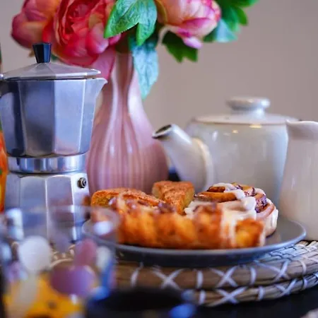 アパート Your Escape: Where Every Sunrise Becomes A Memory *