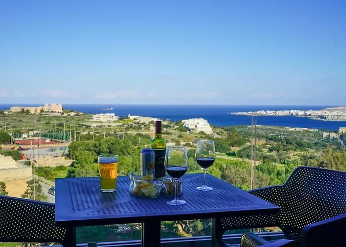 Your Escape: Where Every Sunrise Becomes A Memory Appartement Mellieħa