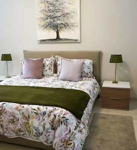 Your Escape: Where Every Sunrise Becomes A Memory Apartament